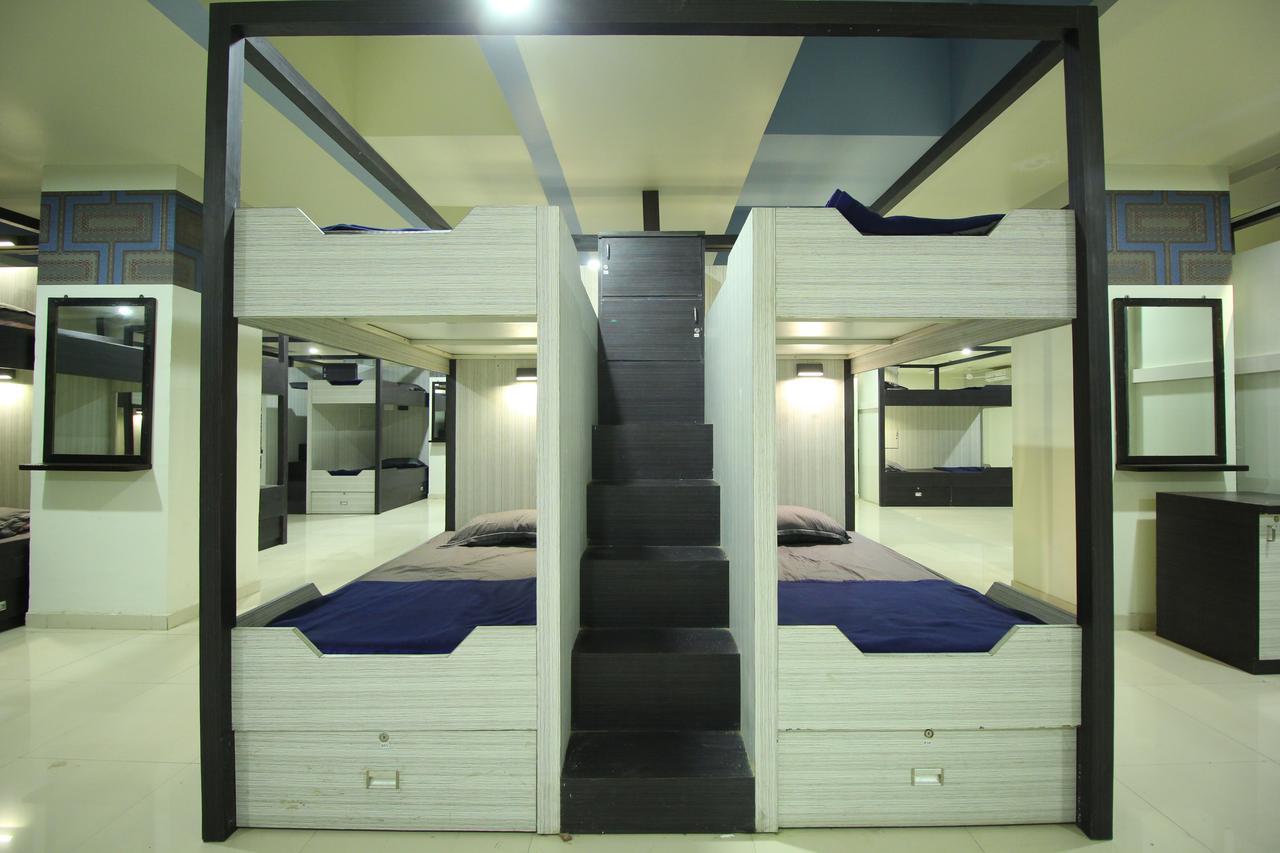 Jackpot Room In & Out Dormitory Ahmadábád Kültér fotó