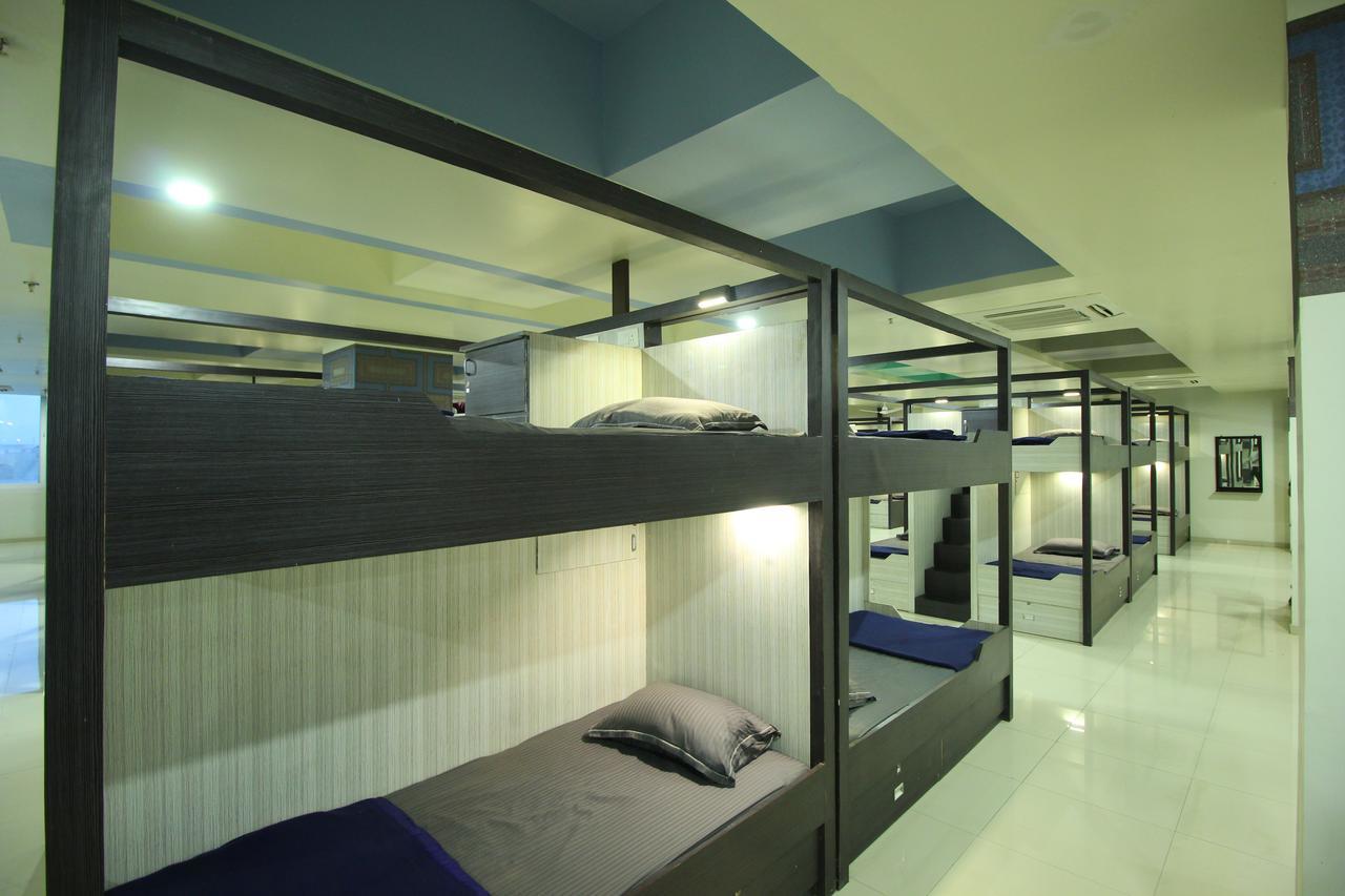 Jackpot Room In & Out Dormitory Ahmadábád Kültér fotó
